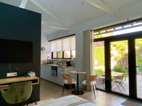 Studio cocooning près de Lille avec jardin, parking sécurisé et accès facile aux transports. - FR-1-510-215